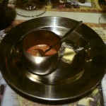 der Gruß aus der Küche: die schon legendäre Chilisauce im Holy-Moly