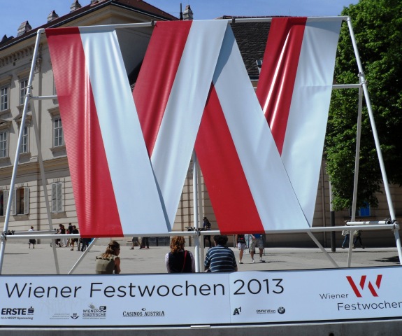 Wiener Festwochen. Ausstellungsparcours "Unruhe der Form"