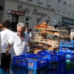 Herr Kasses ist früh aufgestanden.