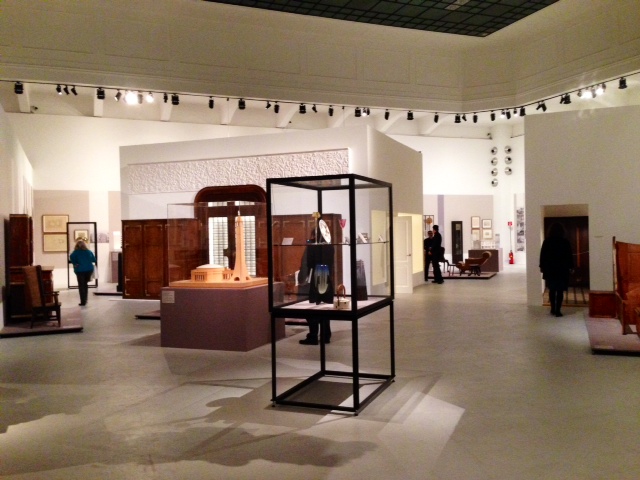 Einblick in die Ausstellung "Wege der Moderne" im MAK