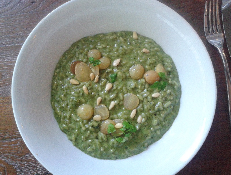 Risotto mit Grappatrauben, Rosinen, Spinat, ... Euro 13,80 / Dinerkarte / sehr große Portion