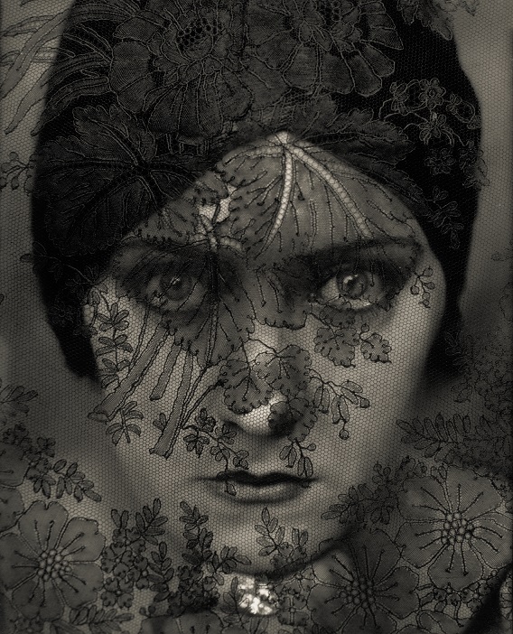 Schauspielerin Gloria Swanson, 1924 Courtesy Condé Nast Archive © 1924 Condé Nast Publications