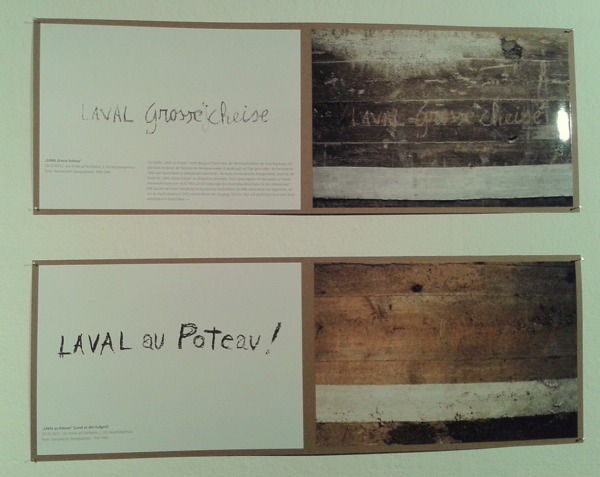 rechts das Foto vom Original, links die Verdeutlichung, Information und Deutung