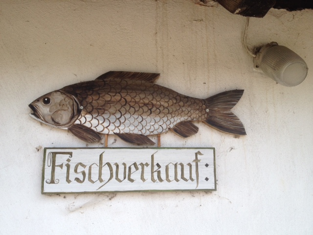 Das Stift Geras bietet ein wunderschönes historisches Ambiente und züchtet hervorragende Fische, die man an bestimmten Tagen auch vor Ort kaufen kann. Foto (c) Kunst und Kultur Seminarhotel Geras