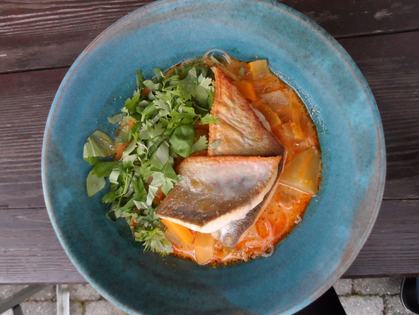 Thaifisch Curry + Gebratene Forelle, Euro 13,50, Foto (c) kekinwien.at Thaifisch Curry + Gebratene Forelle, Euro 13,50, Foto (c) kekinwien.at