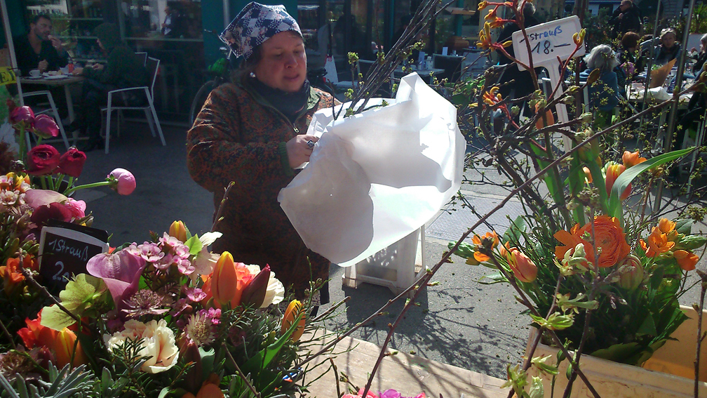 Blumen auf dem Markt im April - kekinwien.at