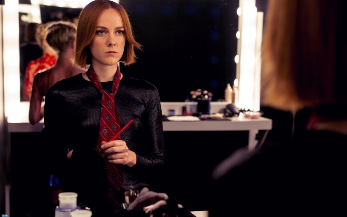 The Neon Demon Ruby (Jena Malone) hat ein ganz besonderes Interesse an Jesse (Elle Fanning) © Thimfilm The Neon Demon Ruby (Jena Malone) hat ein ganz besonderes Interesse an Jesse (Elle Fanning) © Thimfilm