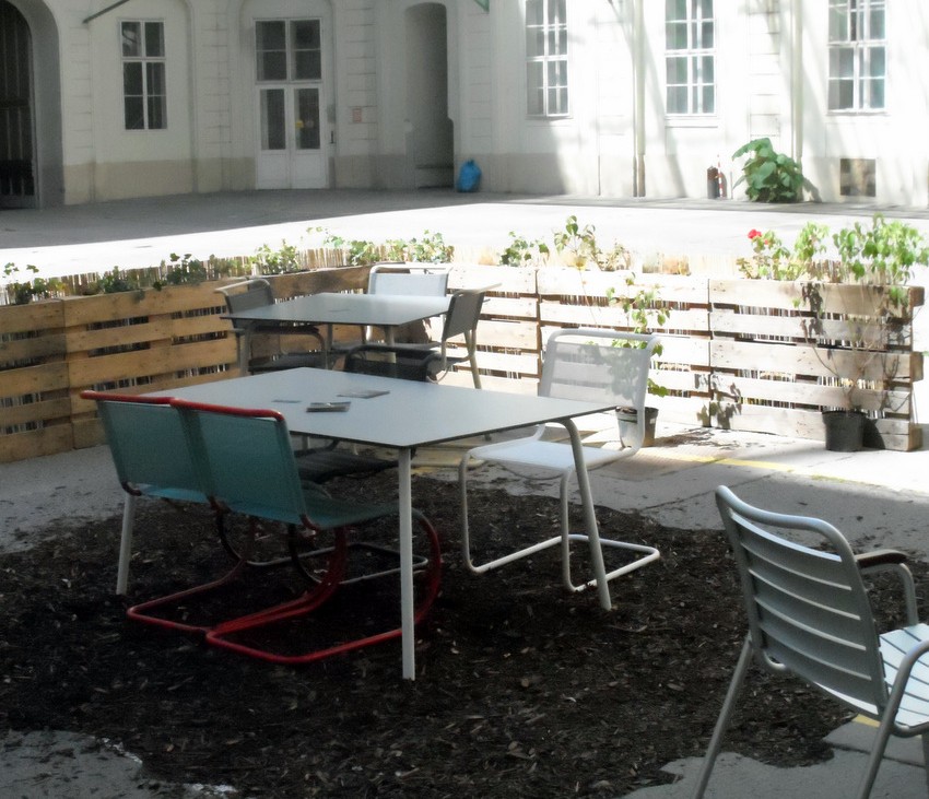 Thonet popup Cafe, Innenhof - kekinwien.at