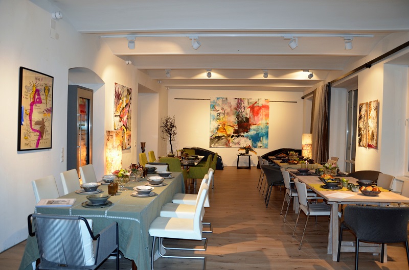 Kunst im Wohnzimmer - und was für ein Wohnzimmer! Foto (c) Nicole Ponesch Kunst im Wohnzimmer - und was für ein Wohnzimmer! Foto (c) Nicole Ponesch