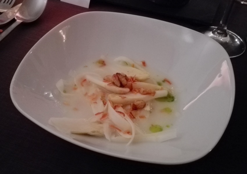 weißer Spargel und Bienendrohnen beim Insekten Dinner - kekinwien.at weißer Spargel und Bienendrohnen beim Insekten Dinner - kekinwien.at