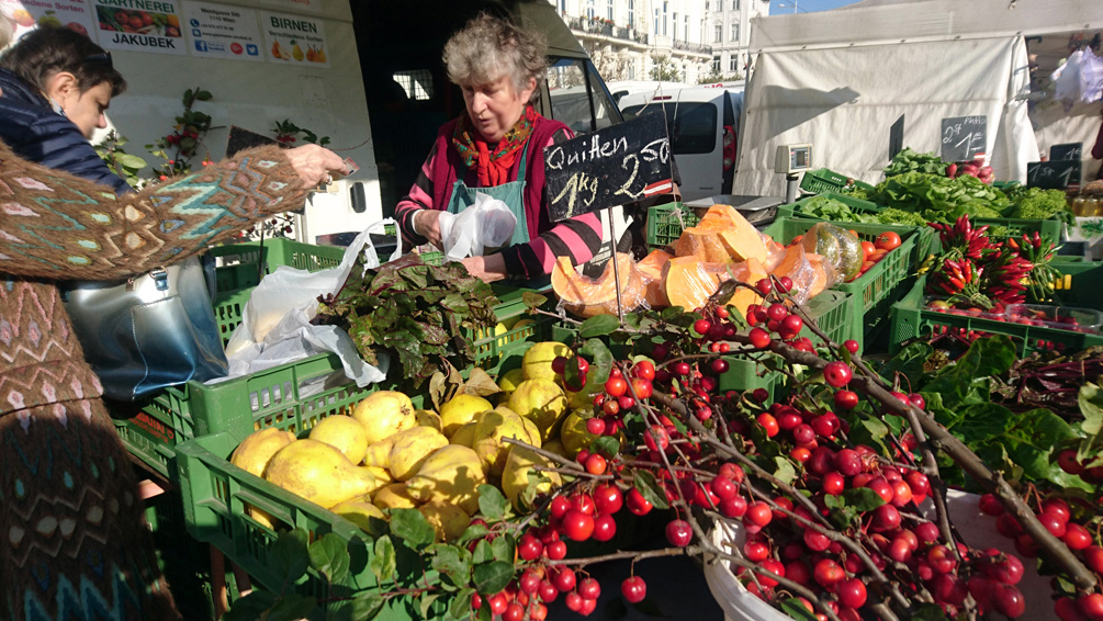 Köstliche Zieräpfel und Quitten werden auf dem Naschmarkt gehandelt, Bild (c) Mischa Reska - kekinwien.at