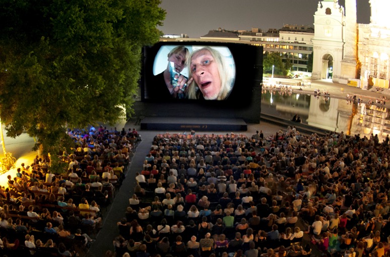 Kino unter Sternen vor der Wiener Karlskirche, Foto (c) Kino unter Sternen