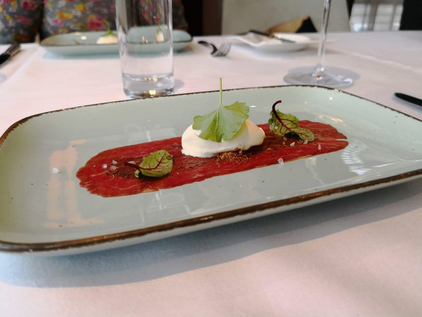 Carpaccio_Parmesaneis_Sky_Restaurant-Bild_c_Andrea_Pickl_kekinwien