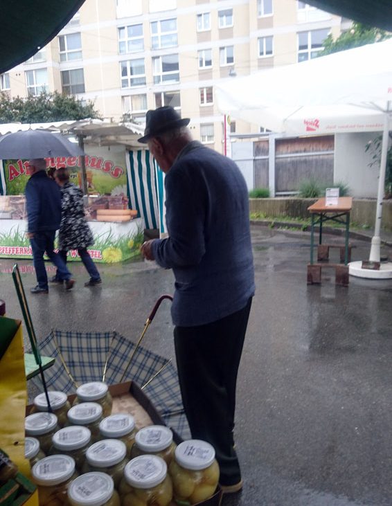 kek unterwegs auf dem Markt, Bild (c) Mischa Reska - kekinwien.at