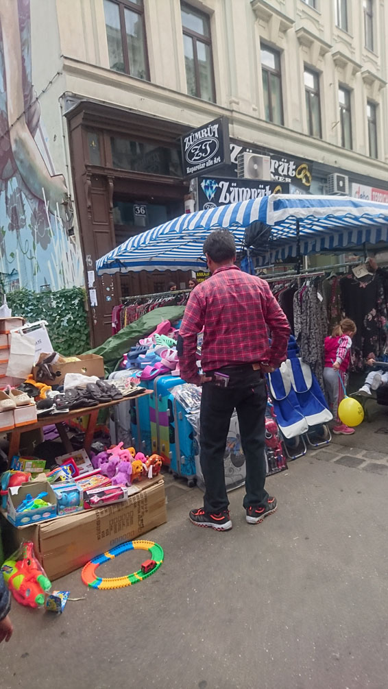 auf dem Markt gibt es alles, Bild (c) Mischa Reska - kekinwien.at