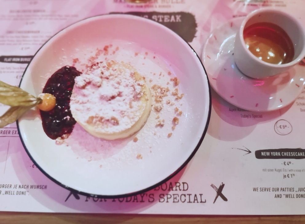 Cheesecake, Mama und der Bulle, Bild (c) Andrea Pickl - kekinwien.at