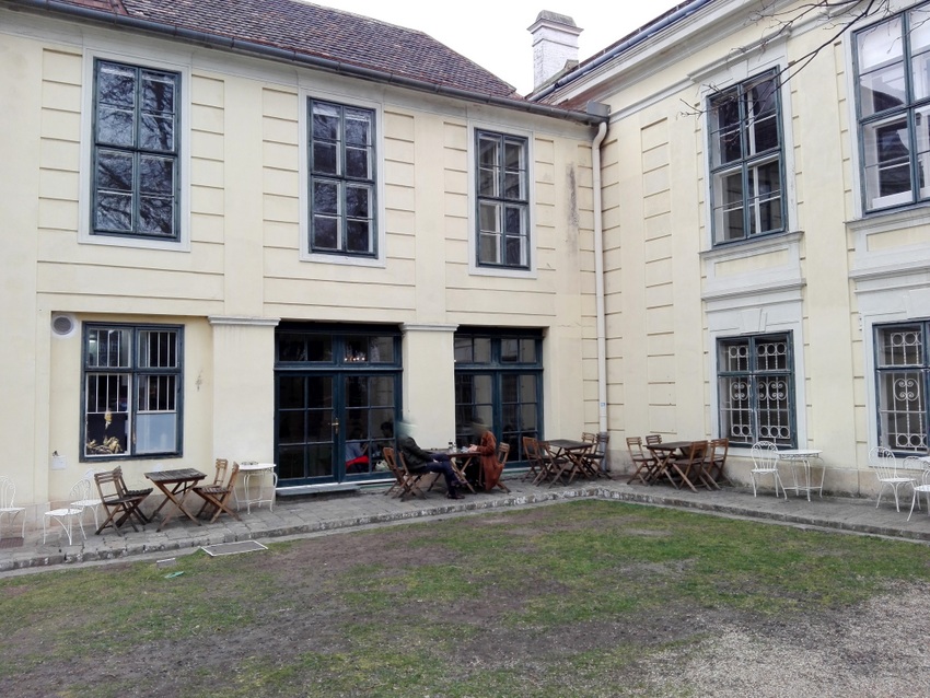 Palais Schönborn, der Garten des Café Hildebrandt ist noch nicht wirklich geöffnet im März, Bild (c) Claudia Busser - kekinwien.at Palais Schönborn, der Garten des Café Hildebrandt ist noch nicht wirklich geöffnet im März, Bild (c) Claudia Busser - kekinwien.at