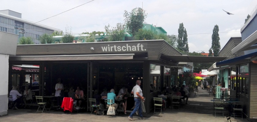 Wirtschaft_am_Markt_Regentag_Claudia_Busser